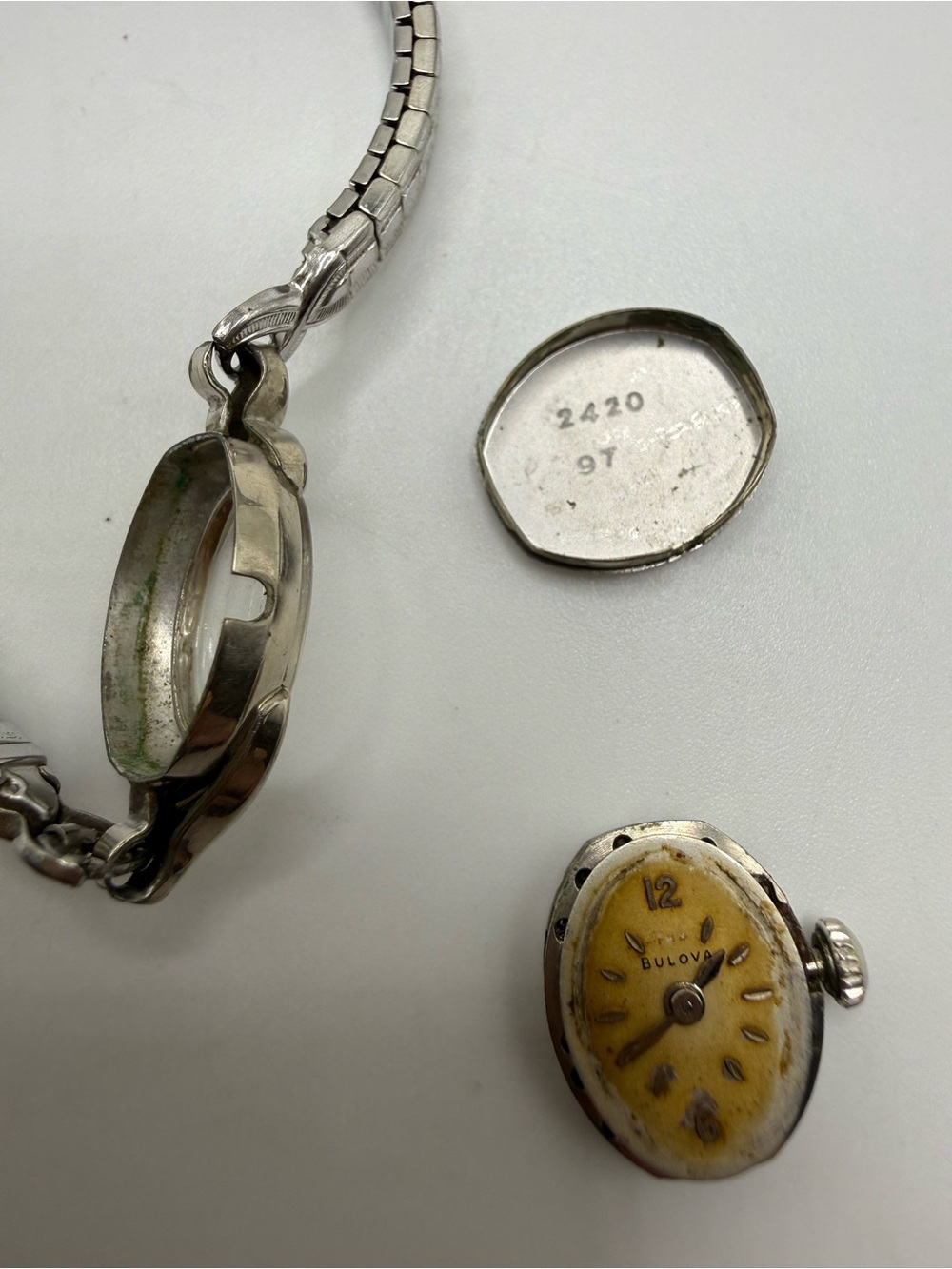 Vintage Bulova 21 Jewel 5AT Ladies Manual Wind Wristwatch For Repair - Picture 6 of 6